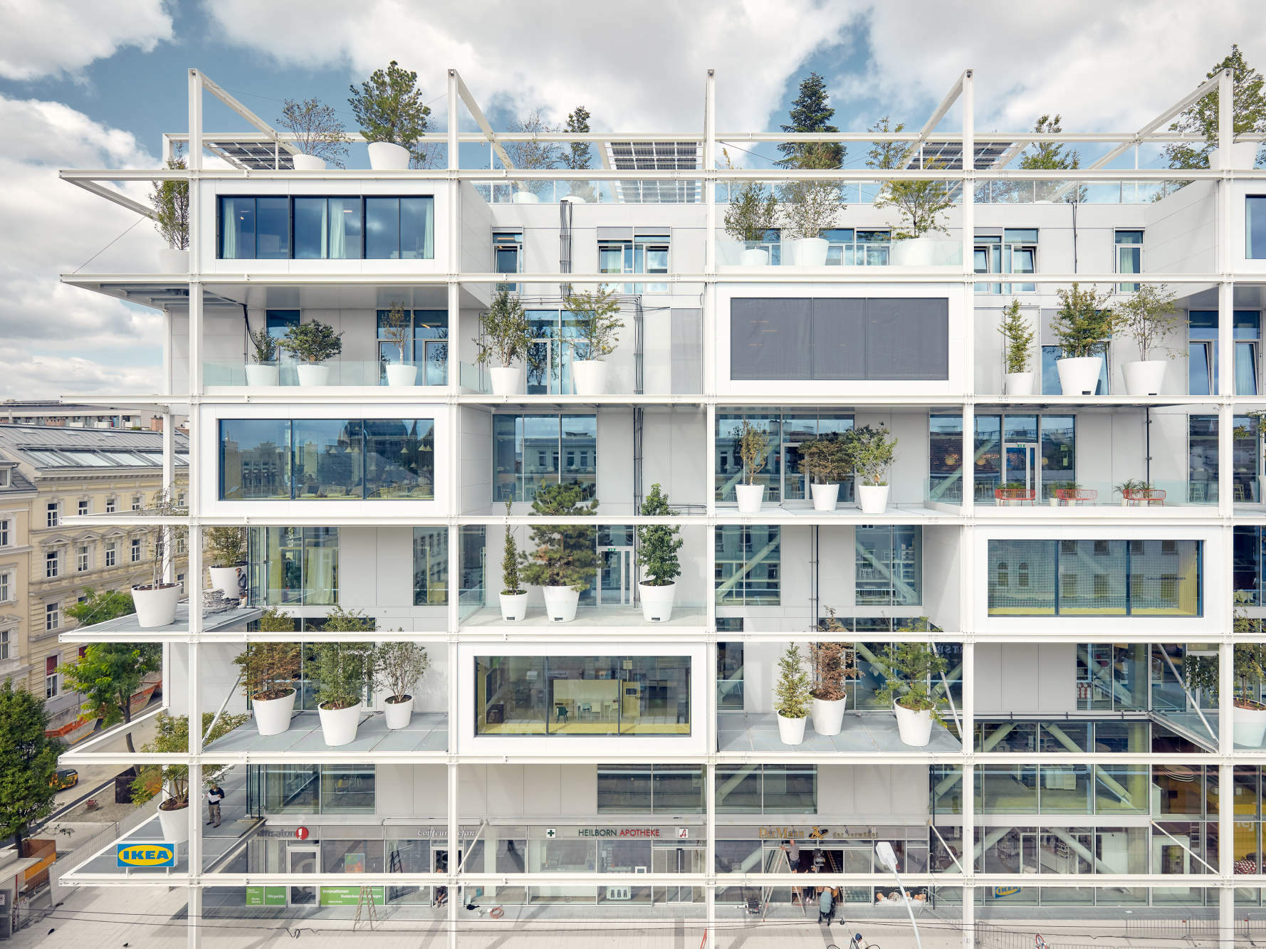Am Westbahnhof Wien haben querkraft architekten einen City-IKEA realisiert.