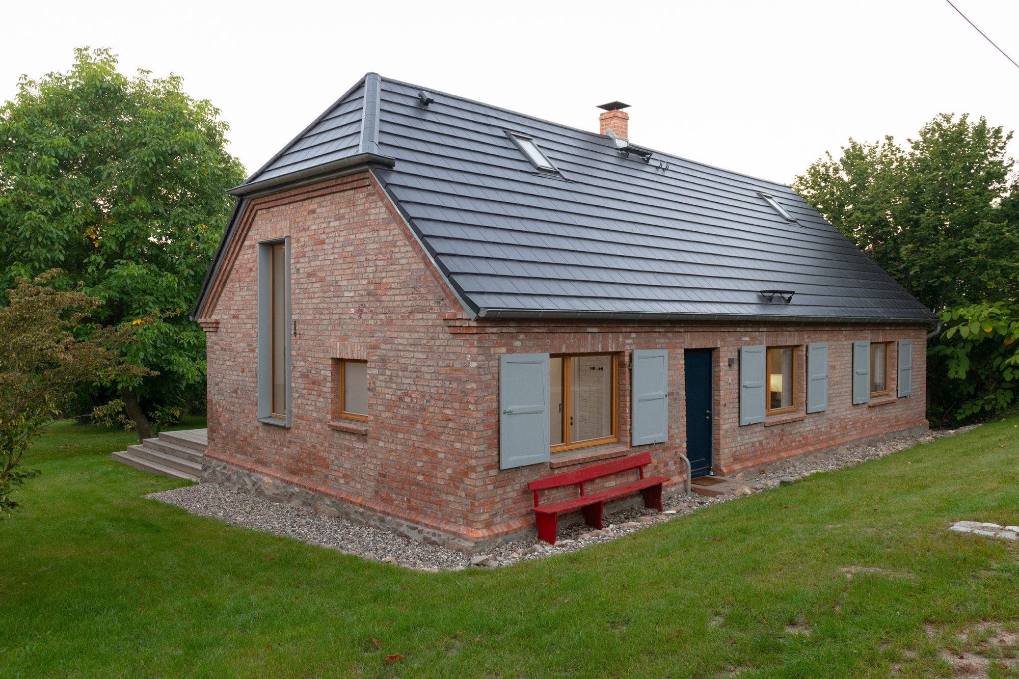 Die Architektinnen Christine Lara Hoff und Sierra Boaz Cobb übernahmen den Auftrag für den Umbau zum Wochenendhaus.