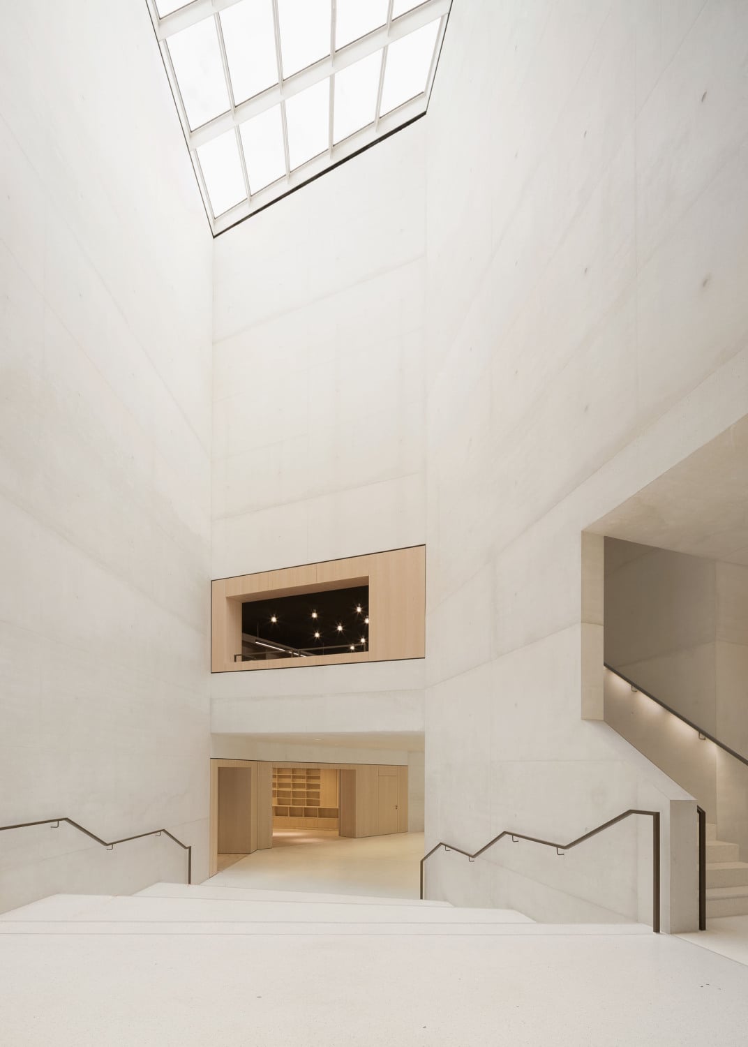 Zentrales Atrium mit Blick Richtung Museumsshop