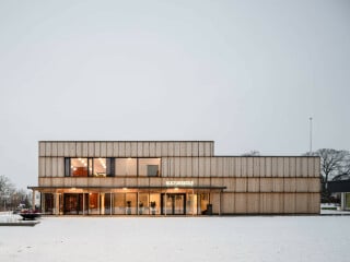 Die Kulturskole im norwegischen Rakkestad wurde von Oslotre und Fragment nahezu vollständig in Holz geplant.