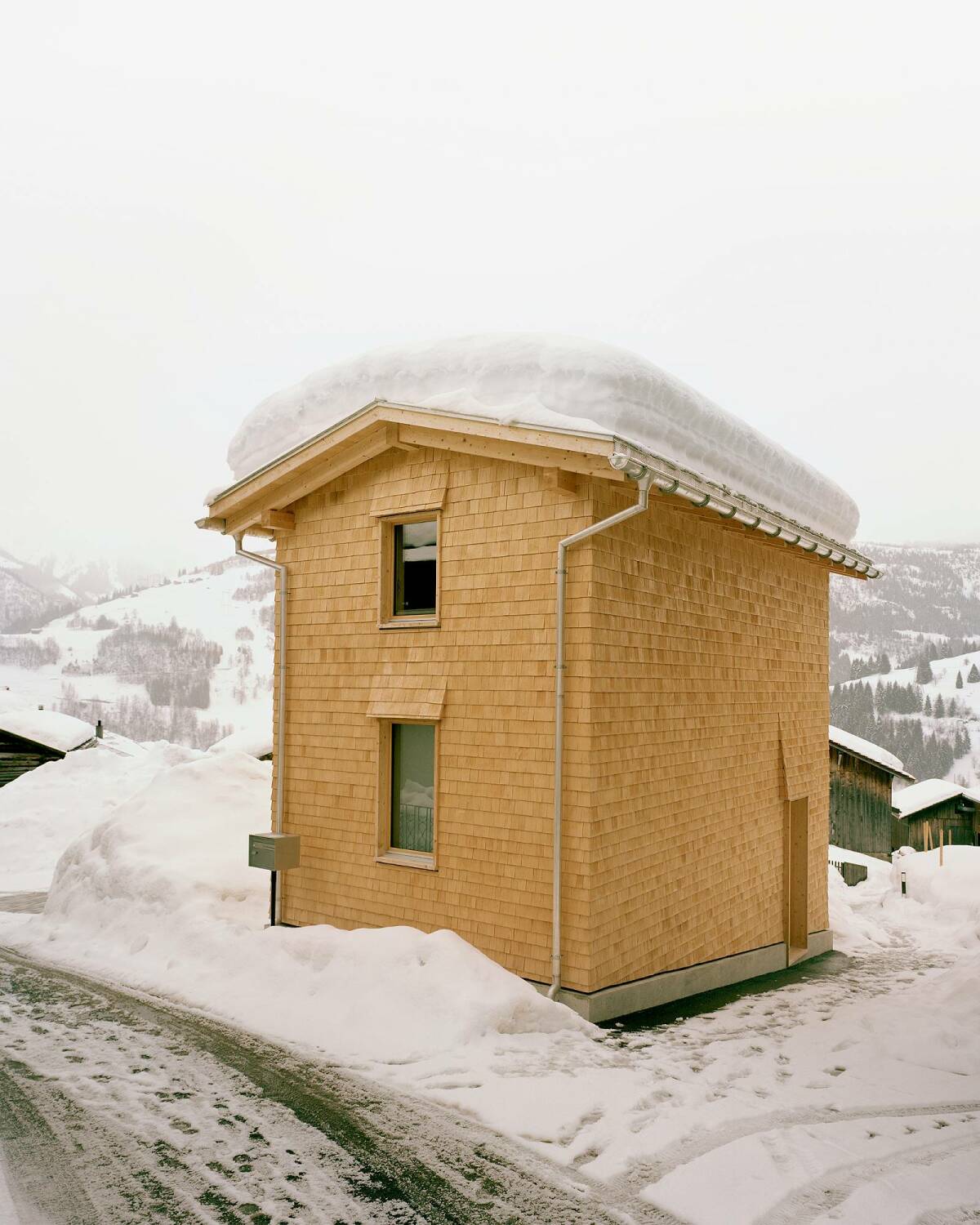 Im denkmalgeschützten Dorfkern zu bauen war dank des Hofstattrechts möglich - unter Einhaltung der Gebäudegrenzen des zuvor hier stehenden Stalls.