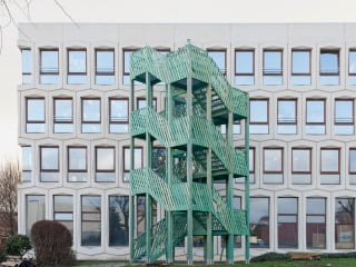 Das ehemalige Bürogebäude in Brüssel wurde von AgwA Architekten Schritt für Schritt in eine Schule umgebaut.