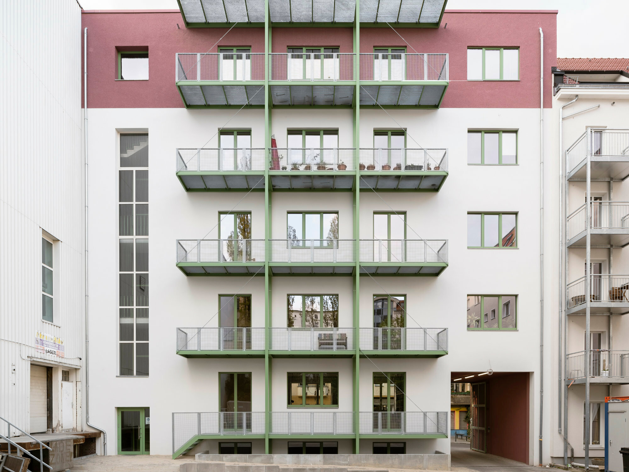 Das Neckarhofgebäude im Bezirk Neukölln gehörte einst zur Berliner-Kindl-Brauerei. Nach Plänen von Hütten & Paläste wurde es zum Wohn- und Bürohaus transformiert.
