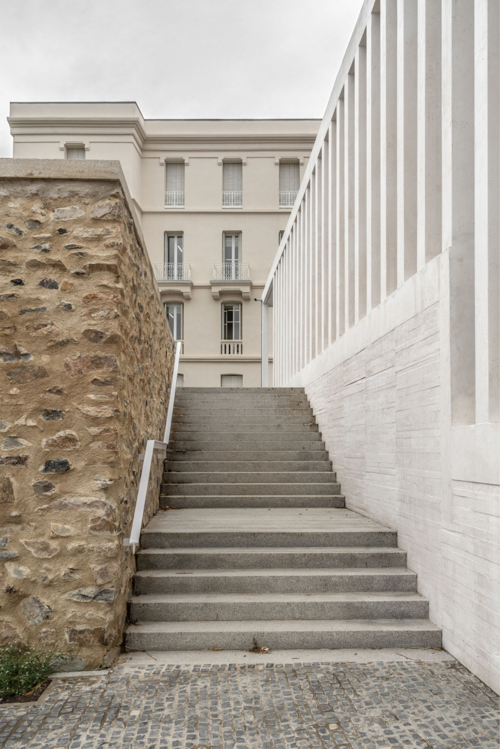 Neben der Sanierung des historischen Gebäudes schuf Tunon einen zeitgemäßen Neubau.  
