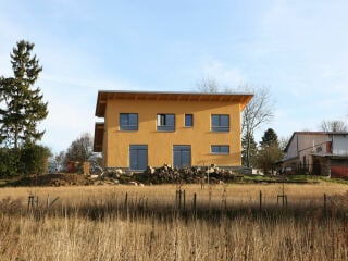 Das Zweifamilienhaus in der Norduckermark erfüllt viele Aspekte des ökologischen Bauens, das dem Architekturbüro Spreeplan Projekt ein wichtiges Anliegen ist.
