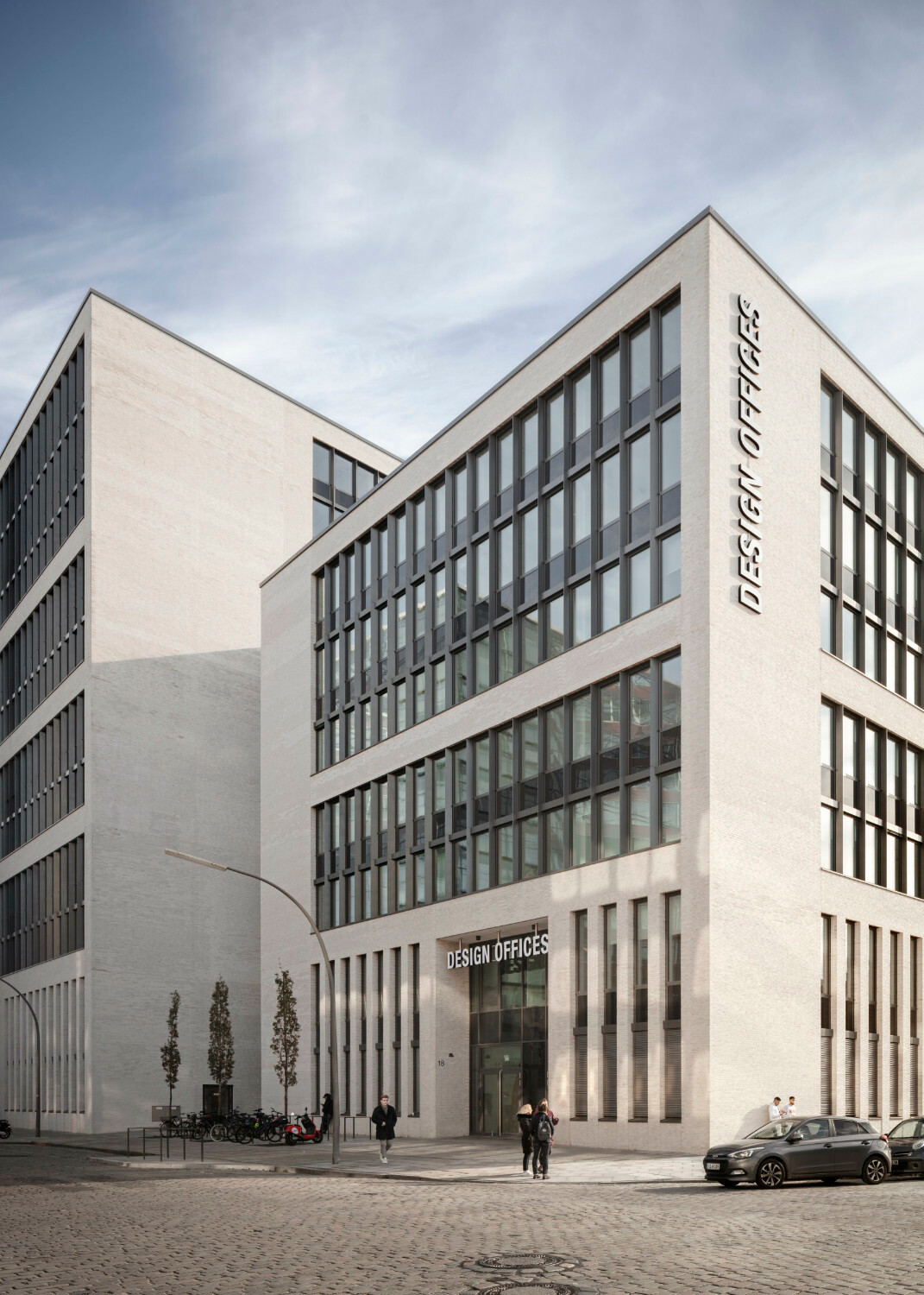 Der 2021 fertiggestellte Bau wurde von gmp Architekten als Generalplaner entworfen und umgesetzt. 