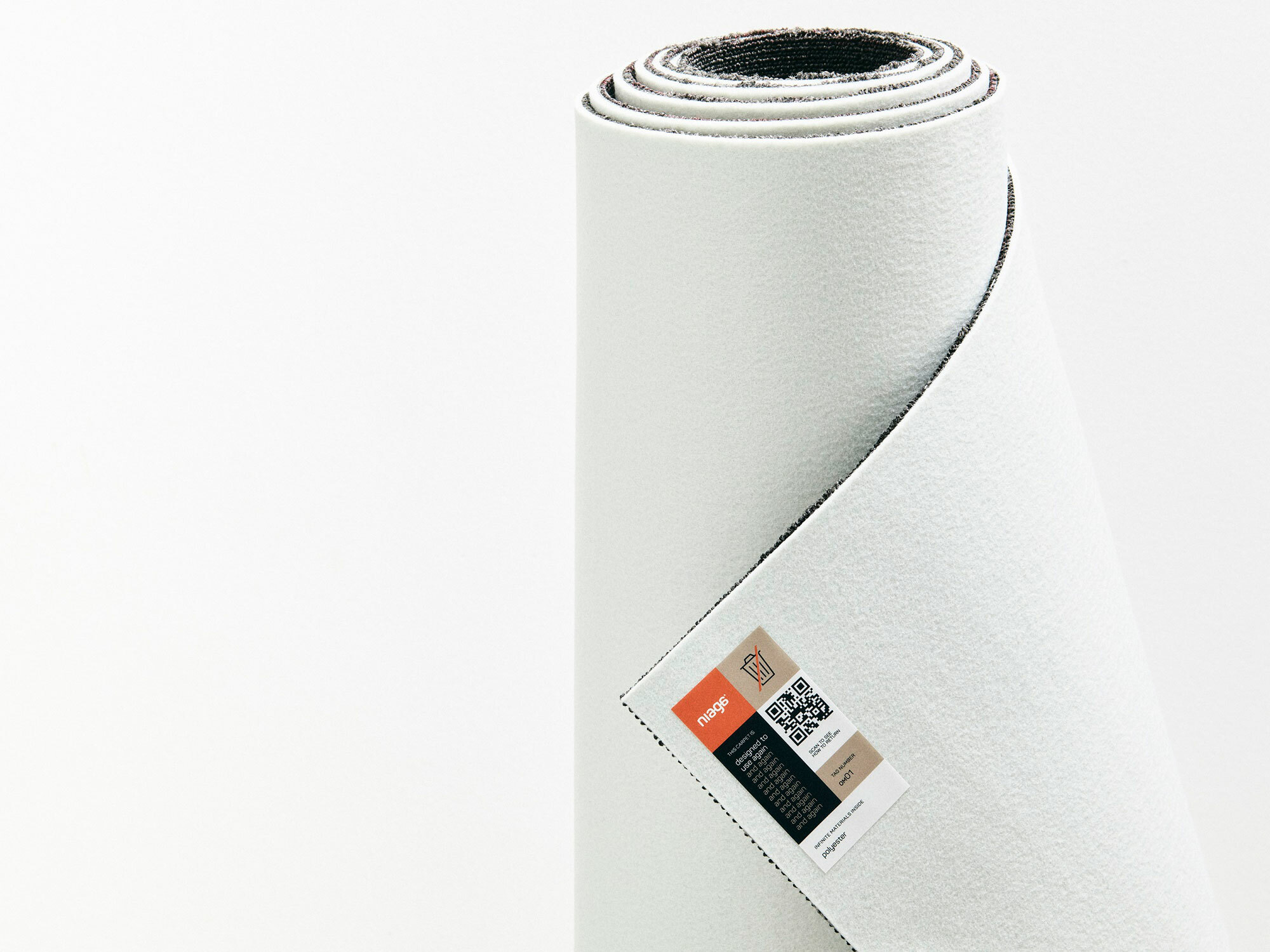 Für die Rückenbeschichtung wurde ein Faserbindemittel eingesetzt, das zu 100 Prozent aus Polyester besteht.