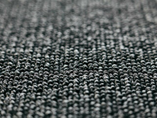 NEOO ist der erste vollständig recycelbare Teppichboden und wurde von Object Carpet in Zusammenarbeit mit Niaga entwickelt.