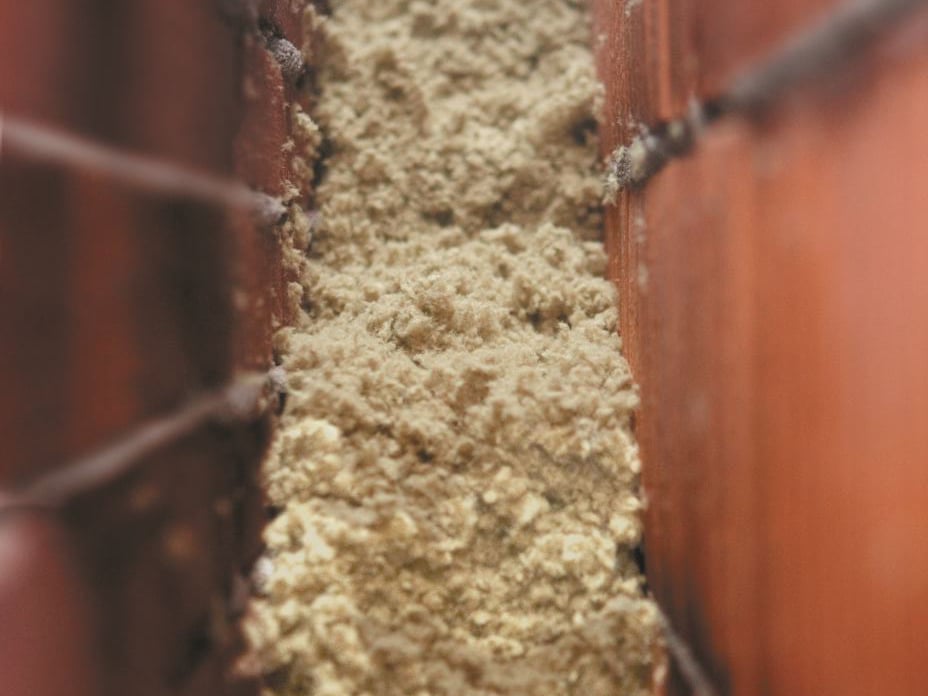 Das Steinwollegranulat Fillrock KD Plus des Herstellers Rockwool kam bei einem Einfamilienhaus im norddeutschen Ihlow zum Einsatz.