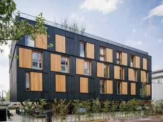 Wohnbau Haus auf Stelzen in Regensburg