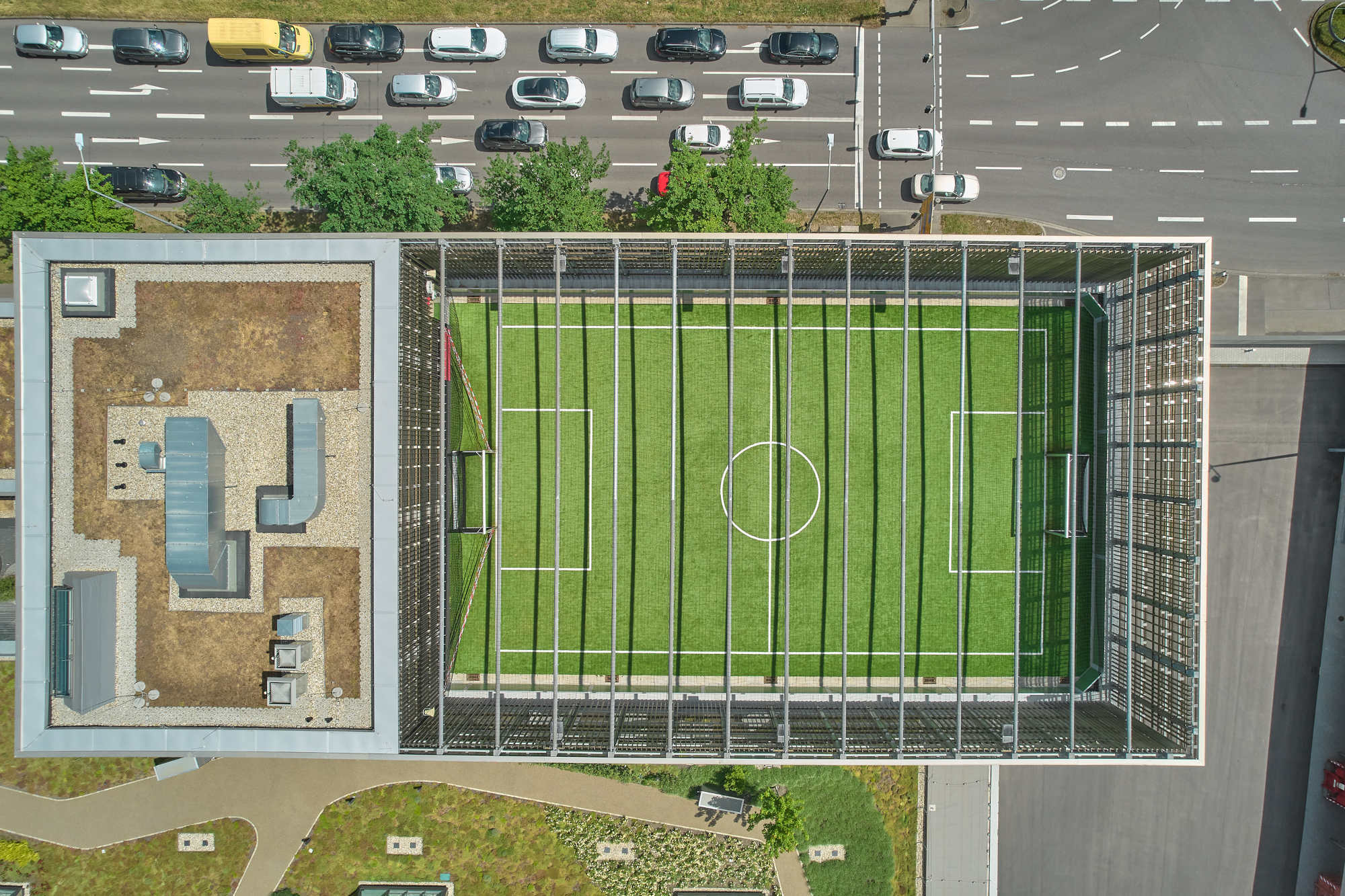 Außensportfeld auf dem Dach der Feuerwache