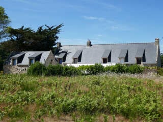 Landgut mit Schieferdach in der Bretagne, saniert und zur Creperie umgewandelt