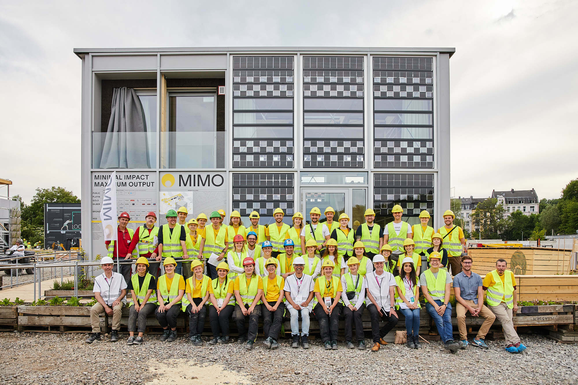 Das ebenfalls für den Solar Decathlon errichtete MIMO (Minimal Impact – Maximal Output) bekam eine Anerkennung beim Architekturpreis Gebäudeintegrierte Solartechnik.