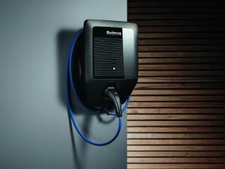 Ein wichtiger Teil der Energiewende im Gebäudesektor ist das Management aller Energieströme in einem gemeinsamen System – auch im Einfamilienhaus. 