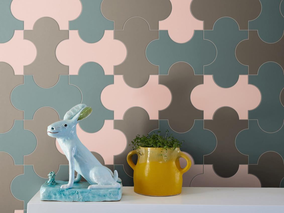 Bei der puzzleförmigen Fliesenkollektion Triennale von Marazzi sorgt schon das Betrachten für Glücksgefühle.