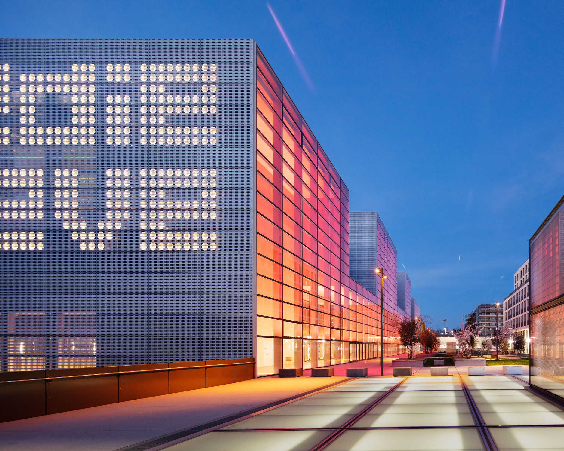Durch den Neubau soll die angrenzenden Esplanade belebt werden. 