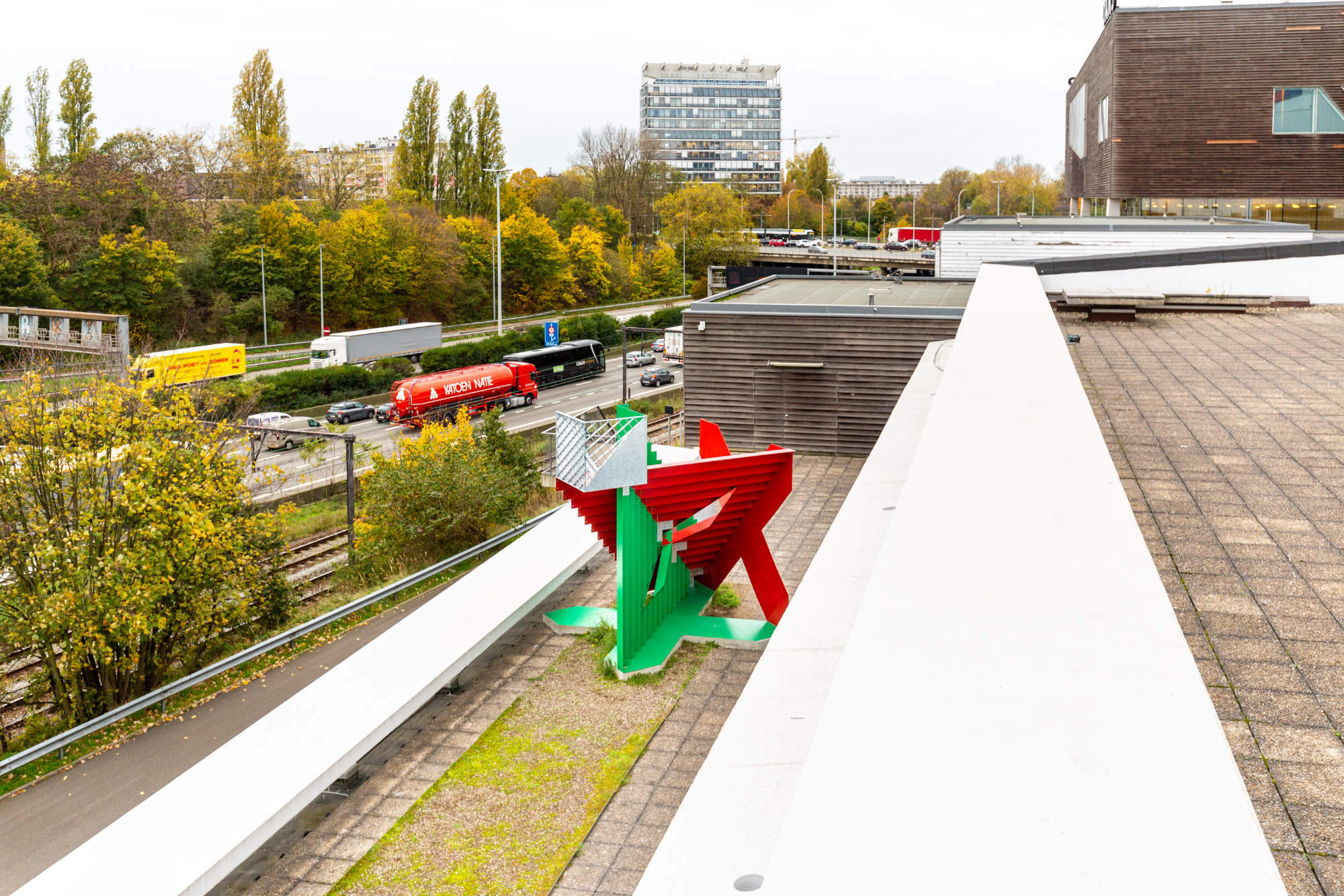Bis September 2023 ist die Arbeit noch auf der Terrasse des Kunstzentrums zu sehen.