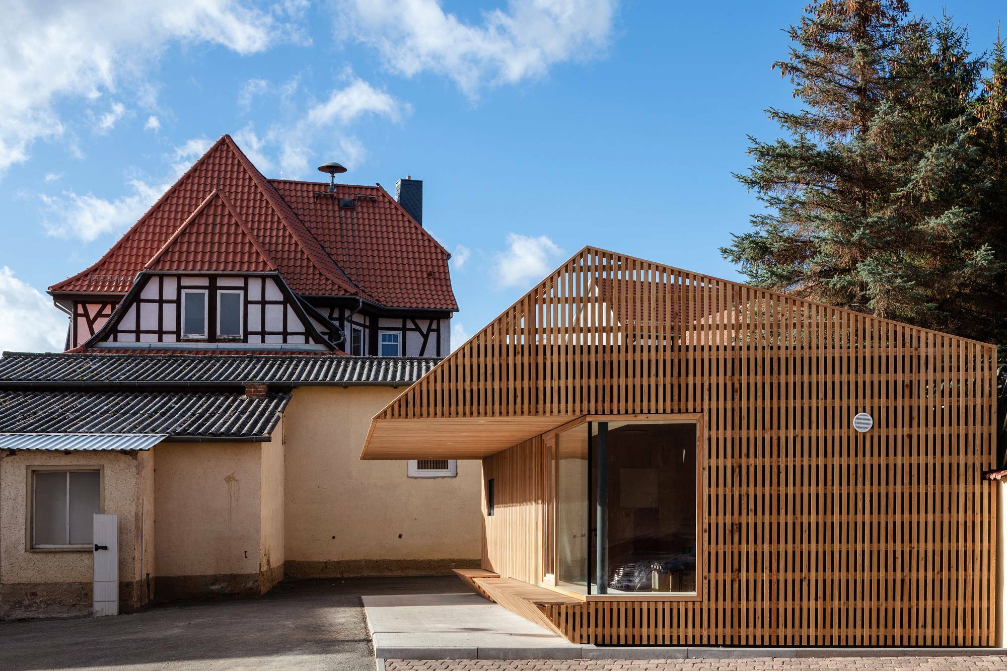 Gesundheitskioske in Thüringen | Sonnenschutz | Sonderbauten | Baunetz ...