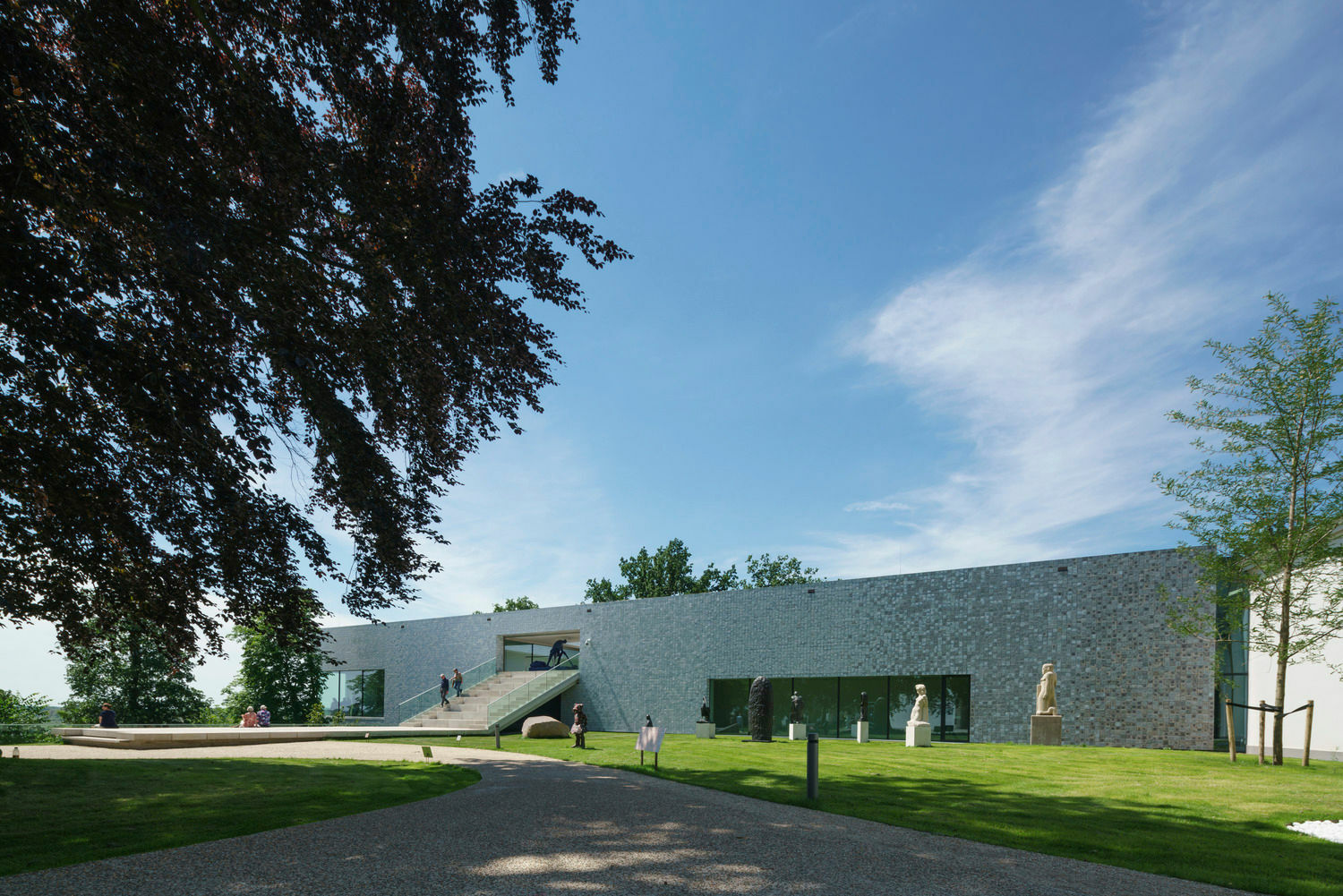 Neben fünf neuen Ausstellungsräumen beherbergt der Erweiterungsbau auch ein Depot im Untergeschoss.