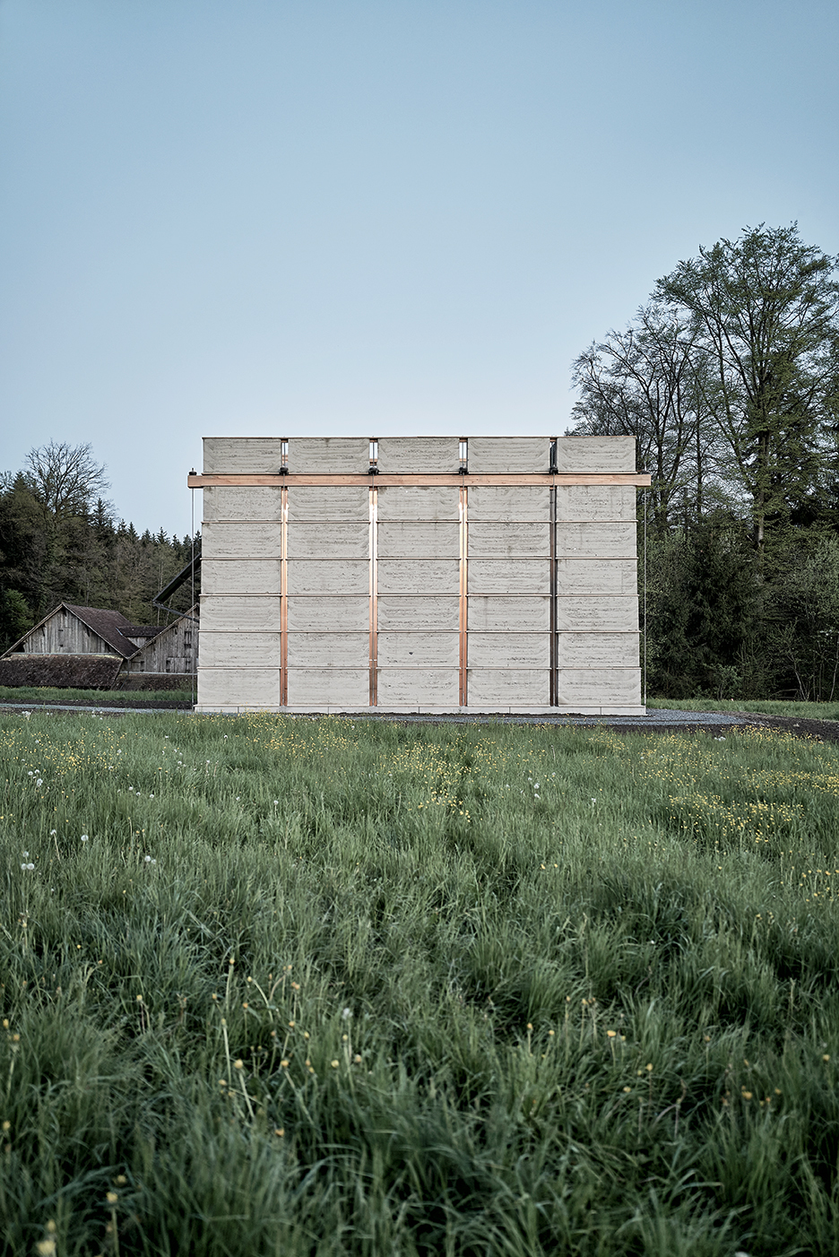 Der Bau vereint in sich Brennofen, Ausstellungsraum und Aussichtsplattform.