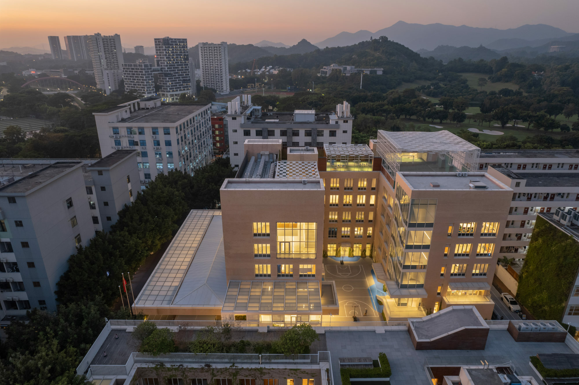 Efficiency Lab for Architecture haben in Shenzhen einen Bildungscampus realisiert.