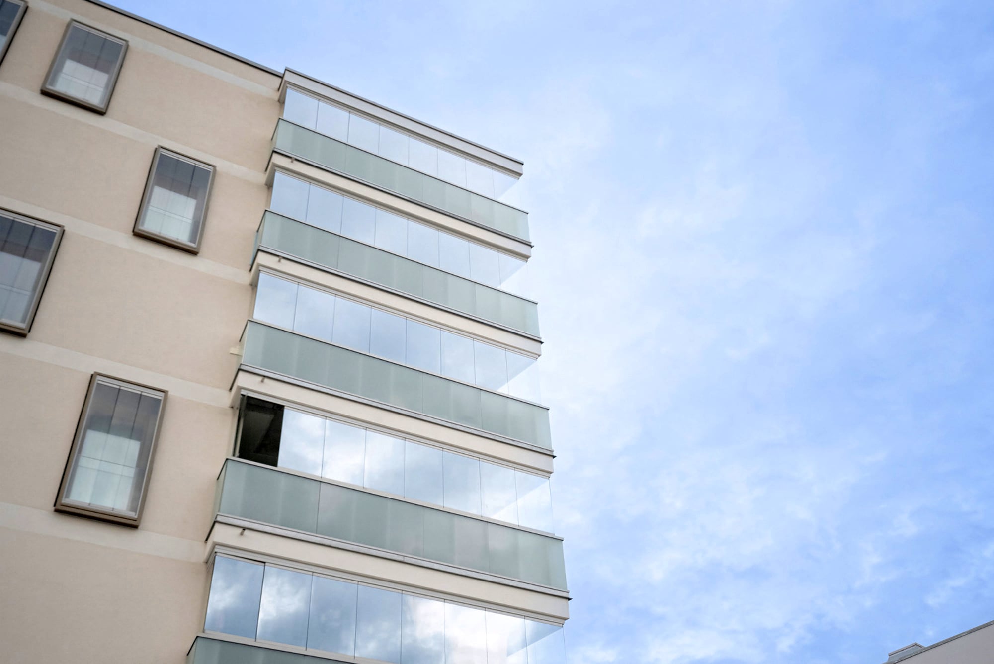solarlux-balkonverglasung-sl25-ref01842-02779-Retusche_web.jpg