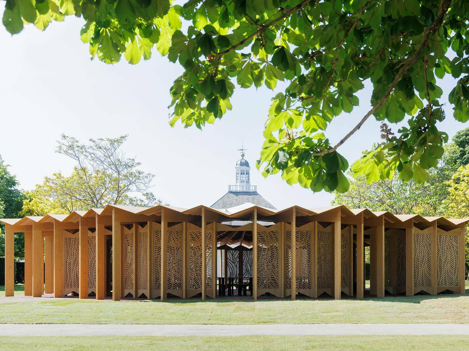 Den Serpentine Pavillon 2023 entwarf die in Paris lebende Architektin Lina Ghotmeh.