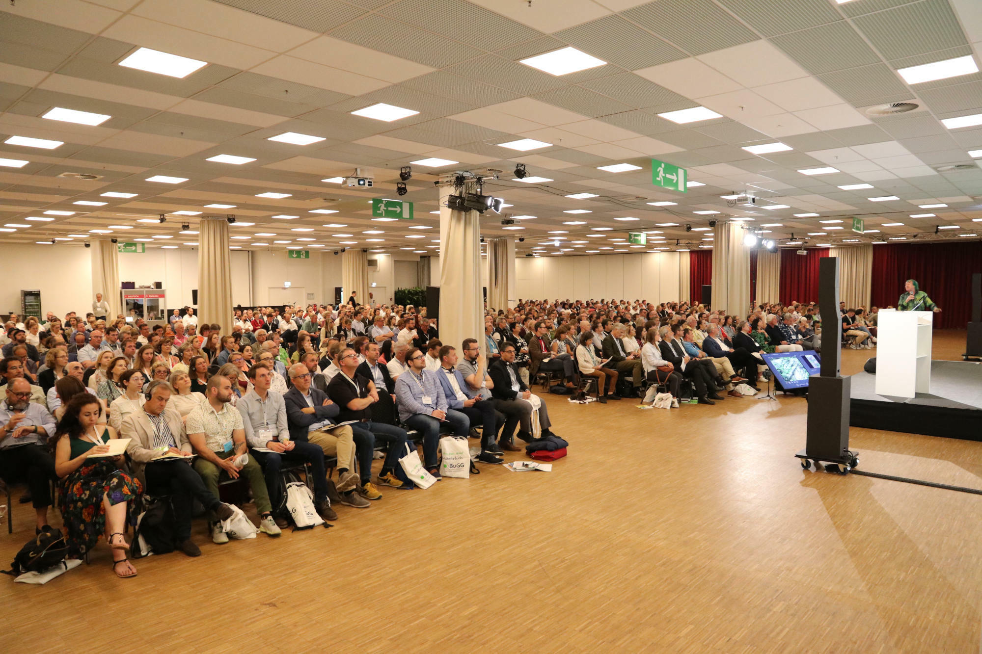 Voller Saal bei fast 1.100 Teilnehmenden beim Weltkongress Gebäudegrün.