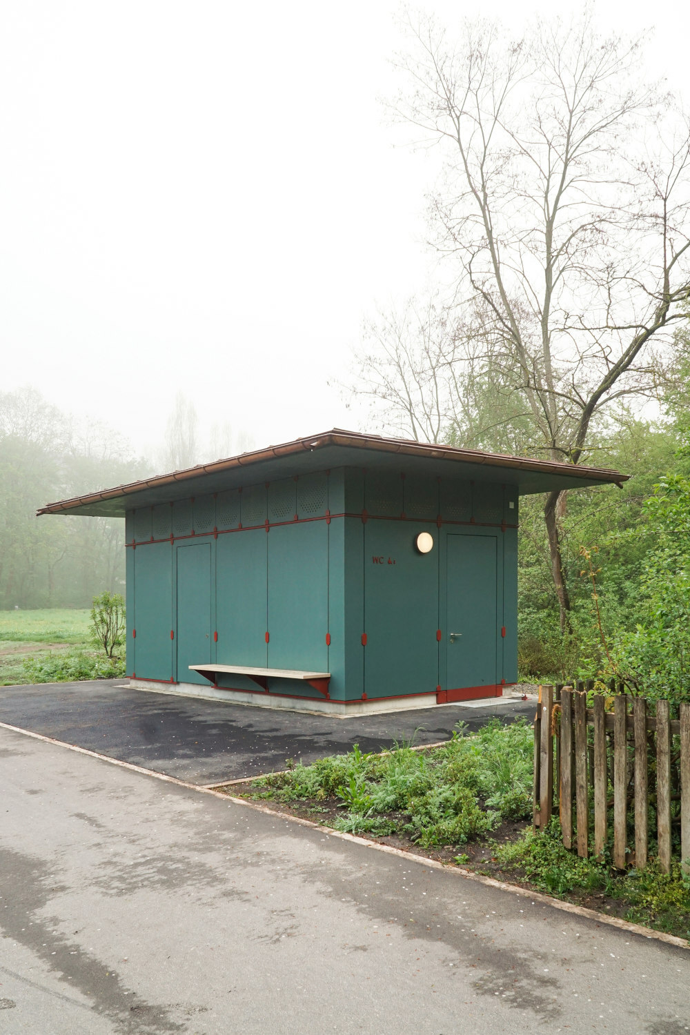 Hauptkategorie: Neubau in Holz; Sonderpreis: Projekt Bedürfnisanstalt im Park an der Ilm, Weimar (Thüringen)