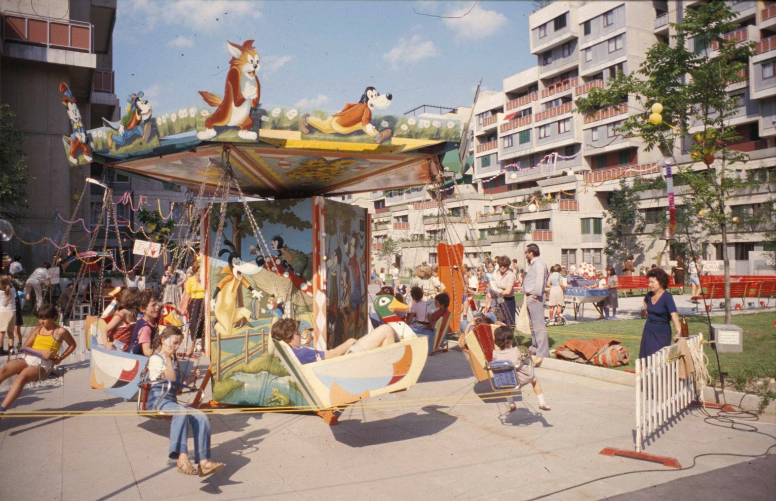 Fest im Hof der Terrassenhaussiedlung, zwischen 1978 und 1982