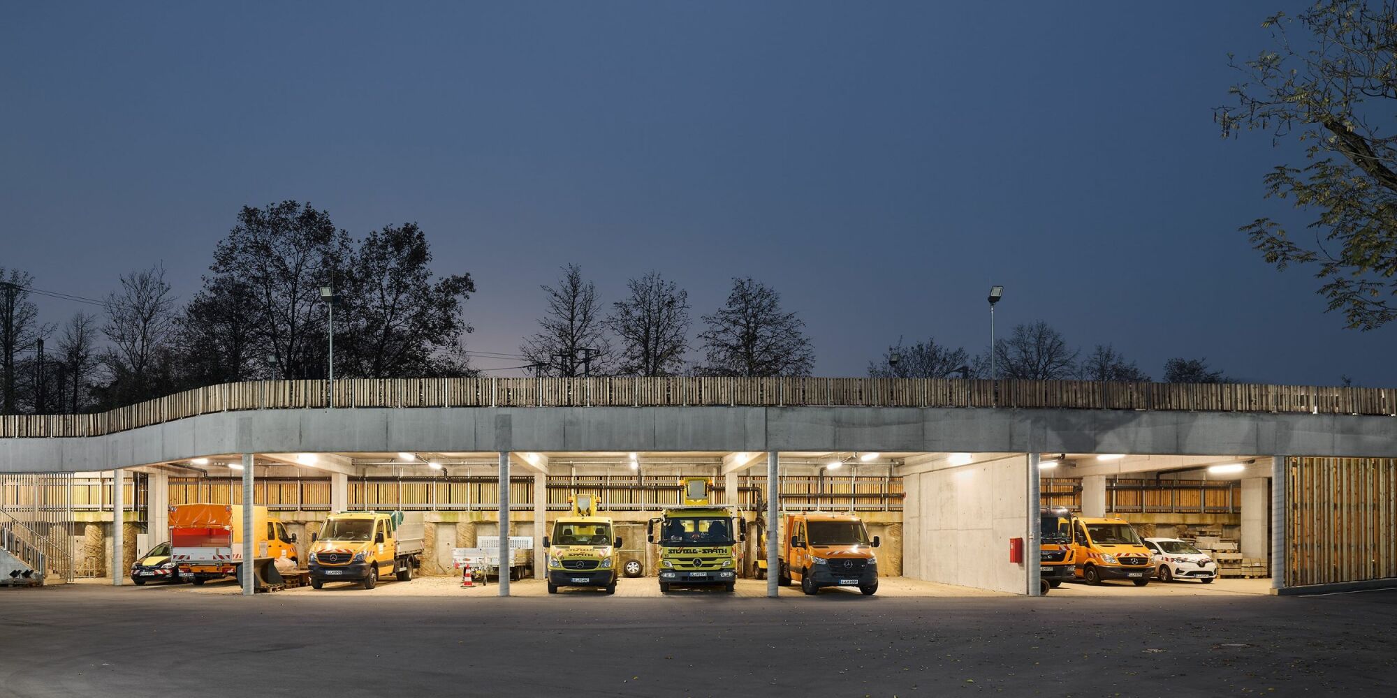 Faszinierend Parkplatz Unter Der Rampe Bild