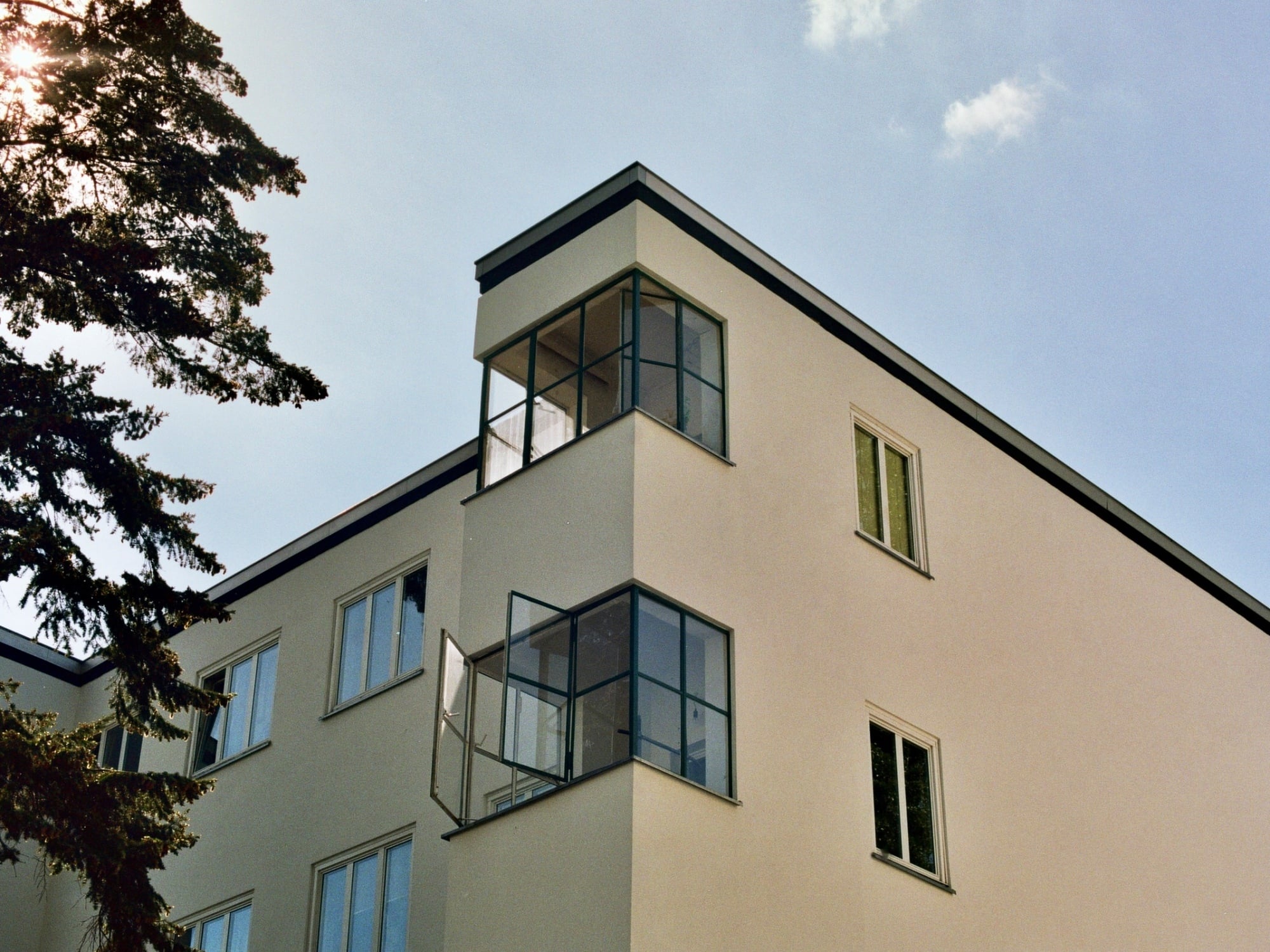 Im Neubau Standard, bei der Sanierung ein wichtiger Punkt: Die Gebäudehülle muss bei der Verwendung von Lüftungsanlagen luftdicht ausgeführt sein.