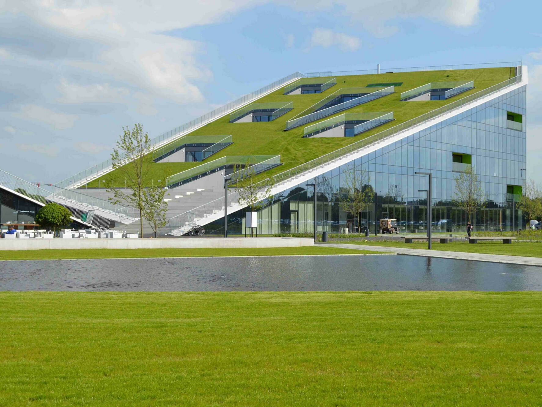 Schrägdachbegrünung auf dem Corda Campus in Hasselt, Architektur: eld, Hasselt