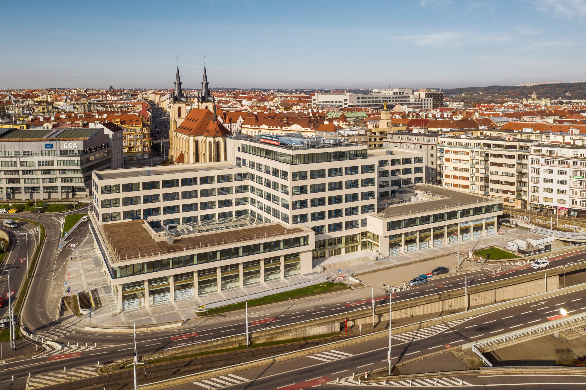 In dem Gebäude arbeiteten einst die Beschäftigten der Städtischen Verkehrsbetriebe und der Behörde für Elektrizität.