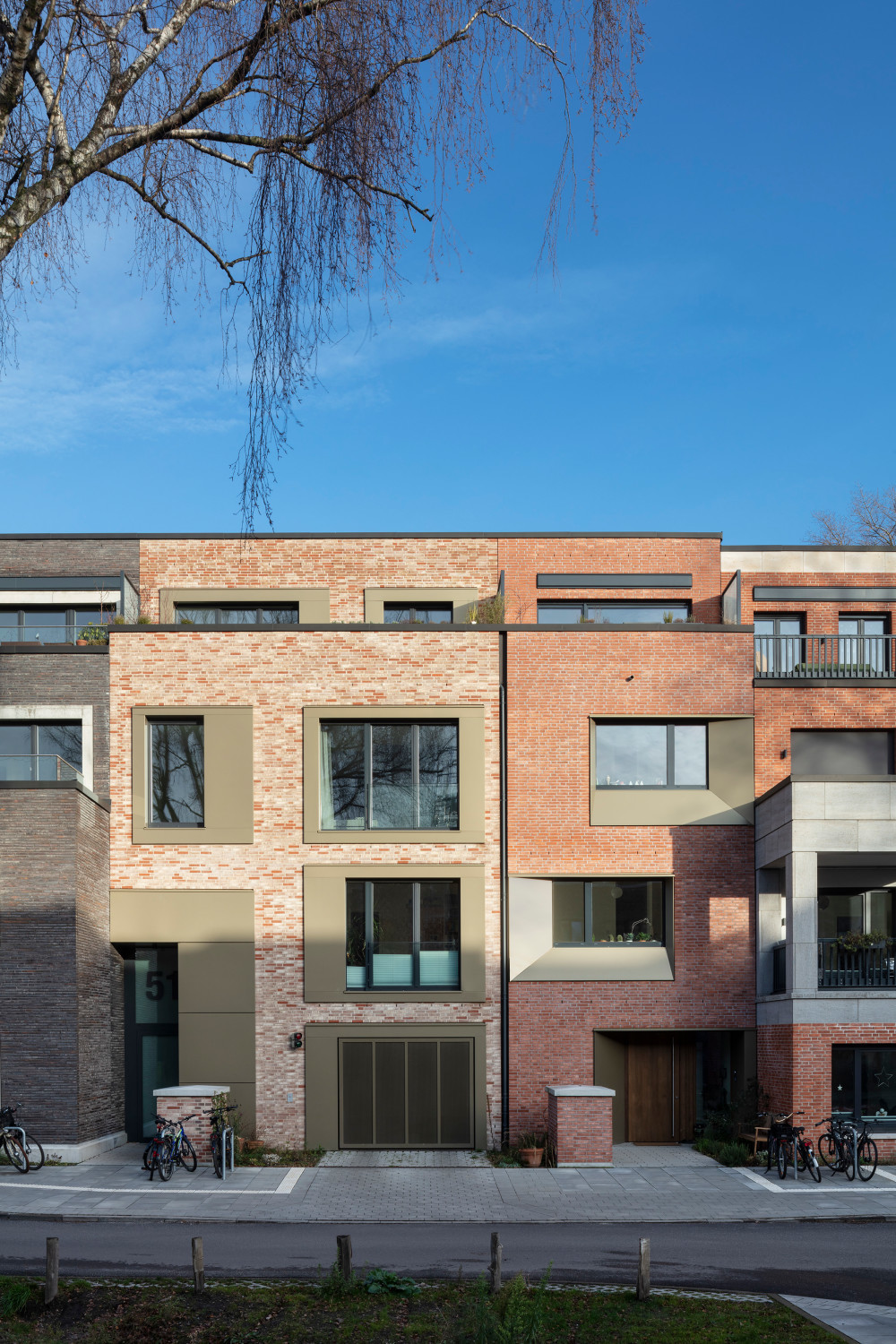 Klassische Hamburger Architekturelemente, wie etwa die Klinkerfassade, flossen in die Gestaltung ein.