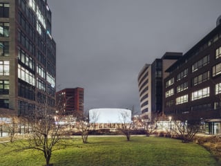 Das Architekturbüro KOGAA und der Werbeobjekthersteller Kubícek Visionair haben den Air Square entwickelt.
