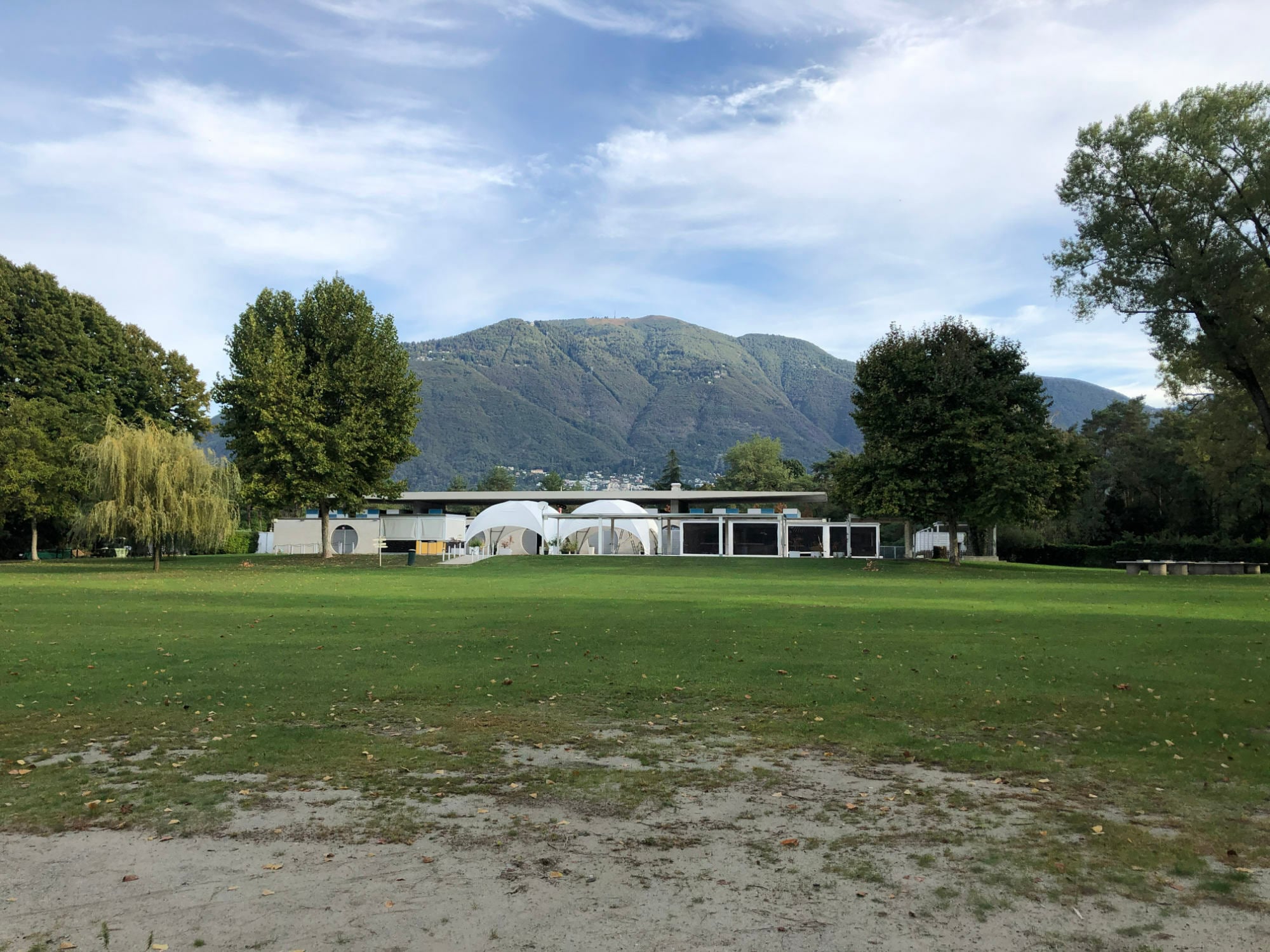 Das 1987 eröffnete Strandbad befindet sich im Süden Asconas und ist mit einer großen Liegewiese ausgestattet.