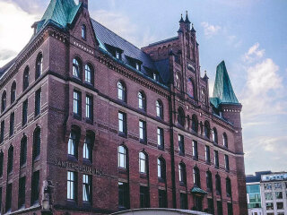 In Block H der Hamburger Speicherstadt befindet sich die Versuchsstätte des Forschungsvorhabens „CO2-neutrales Weltkulturerbe Speicherstadt Hamburg“.