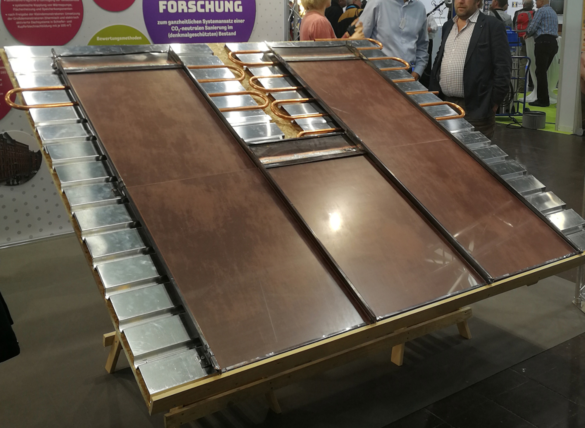 Erste Prototypen der Systemkomponenten wurden auf den Messen „denkmal 2022“ in Leipzig und  „BAU 2023“ in München gezeigt.