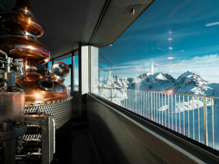 Die Whisky Manufaktur ORMA befindet sich auf der Bergstation Corvatsch im Schweizer Kanton Graubünden auf 3.003 m Höhe. 
