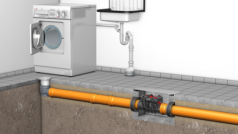Wasser kann nicht nur durch Wandöffnungen in das Gebäude eindringen: Bei Überlastung der Grundwasserleitungen kann es zu einem Rückstau kommen. Passende Rückstauverschlüsse bieten Schutz.