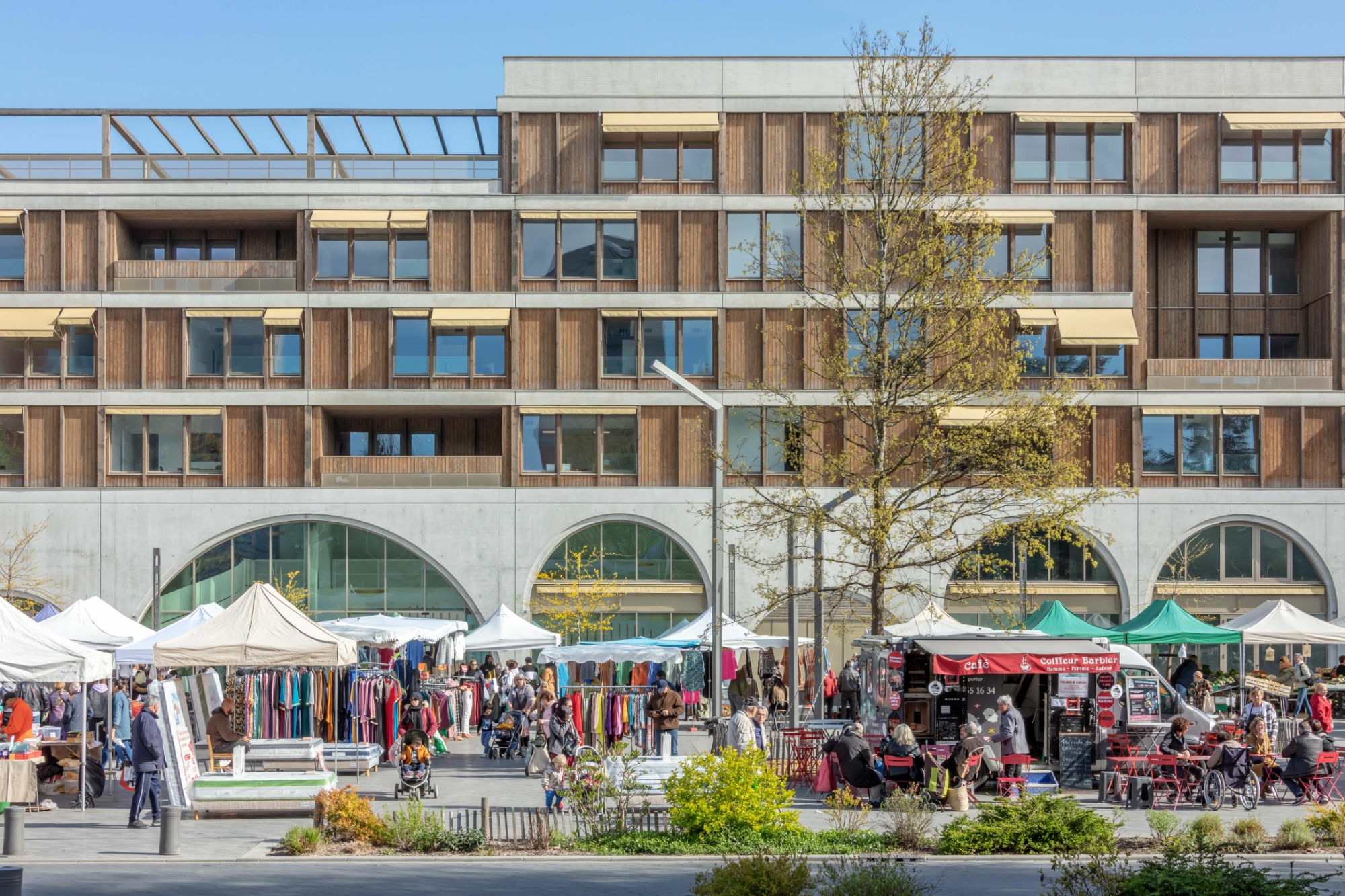 Verschiedene öffentliche Nutzungen auf dem Laherrère-Platz sollen zur Belebung des Ortes beitragen.