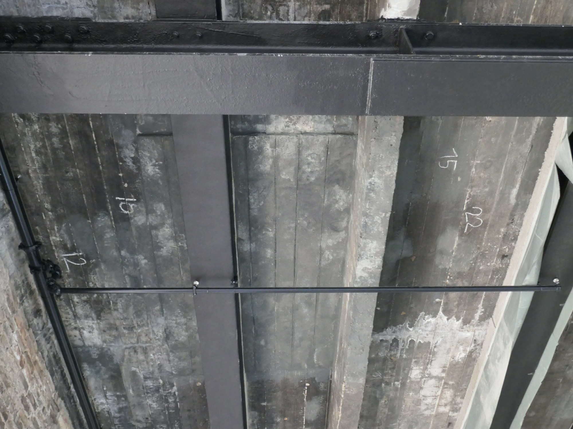 Das Lehrmaterial bezieht sich u.a. auf den anlagentechnischen Brandschutz wie Sprinkleranlagen (im Bild), Gaslöschanlagen, Rauch- und Wärmeabzug (RWA).