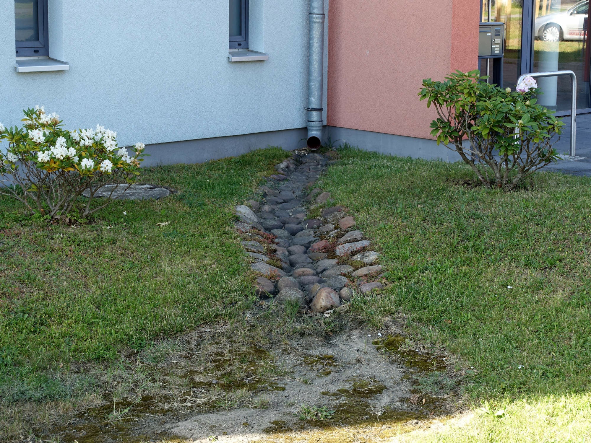 Für die Planung von Entwässerungsanlagen sind verschiedene Arbeitsblätter zu beachten. 