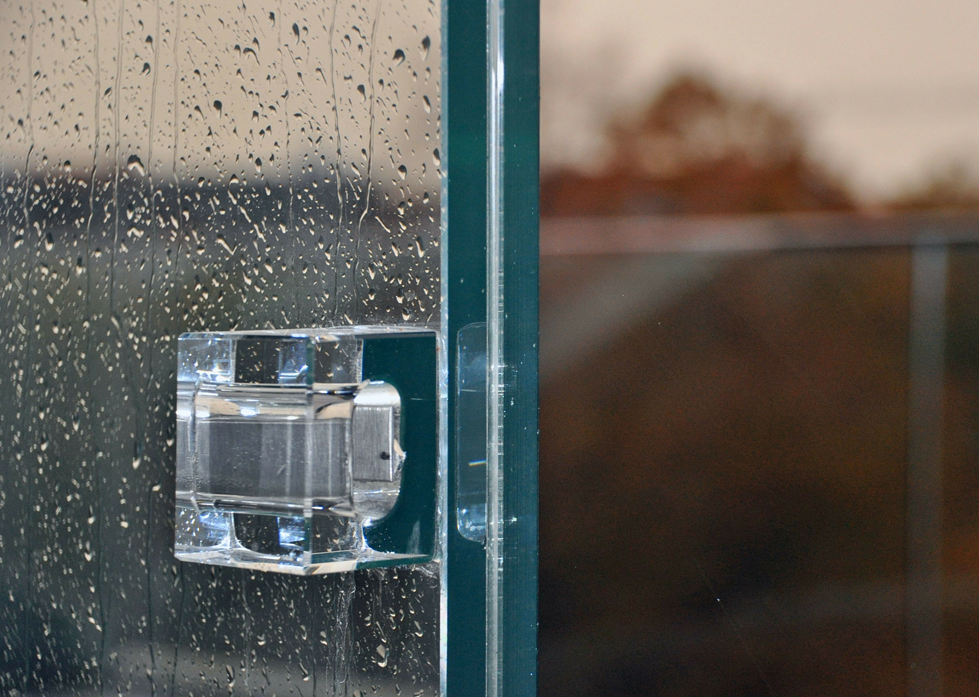 Der Fachverband Konstruktiver Glasbau hat ein kostenloses Merkblatt zum Thema Kantenfestigkeit veröffentlicht. 
