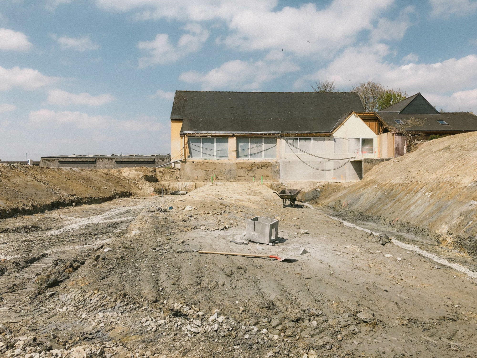 Instandsetzung und Erweiterung Schwimmbad in SaintMéenleGrand
