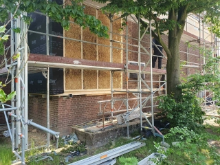 Die Mitarbeitenden Stadtverwaltung von Oberhausen wählten Stroh für die neue Dämmschicht der kommunalen Schwimmbäder.