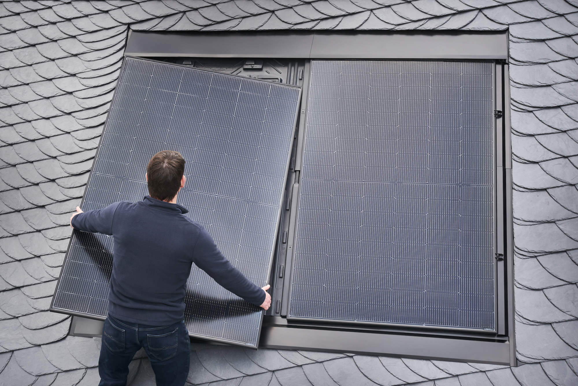 Bei den Photovoltaik-Elementen handelt es sich um bifaziale Doppelglas-Module.