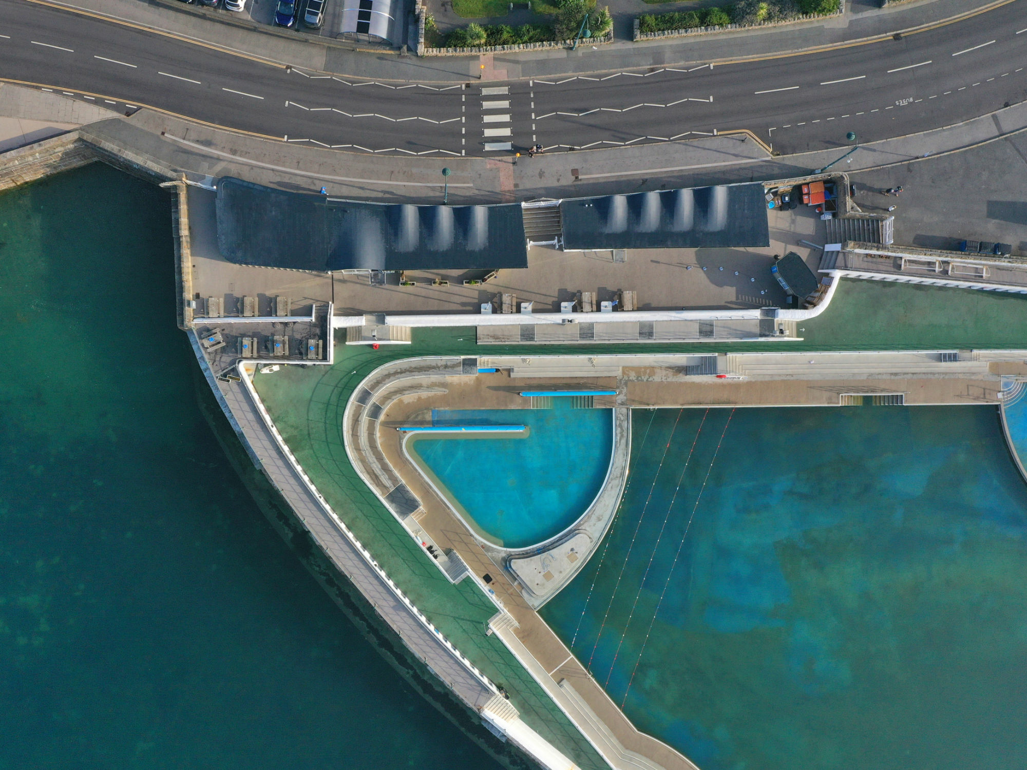 Ein neuer geothermisch beheizter Pool soll ganzjähriges Baden ermöglichen.