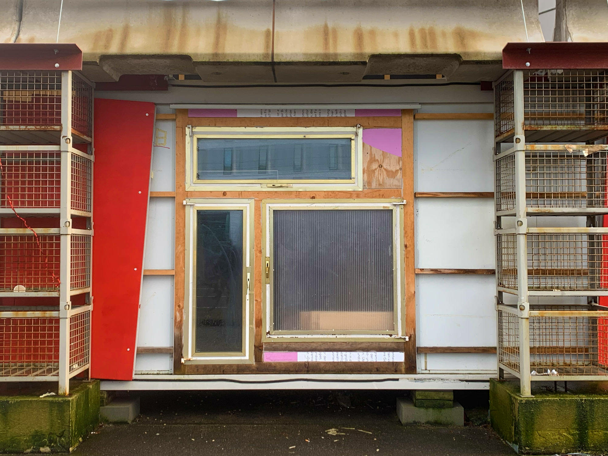 Eine neue dreidimensionale Komposition aus zusammengesuchten Teilen wird als Assemblage bezeichnet. Im Bild: Fassade des Modellprojekts Haus der Statistik, Berlin 